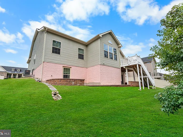 7570 Arundel Woods Dr — Photo 6