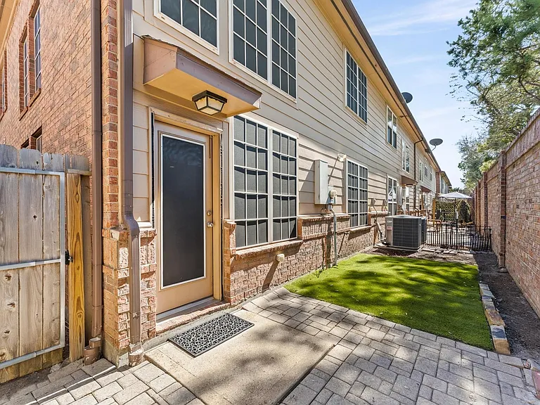 1246 Glenwood Canyon Ln — Photo 29