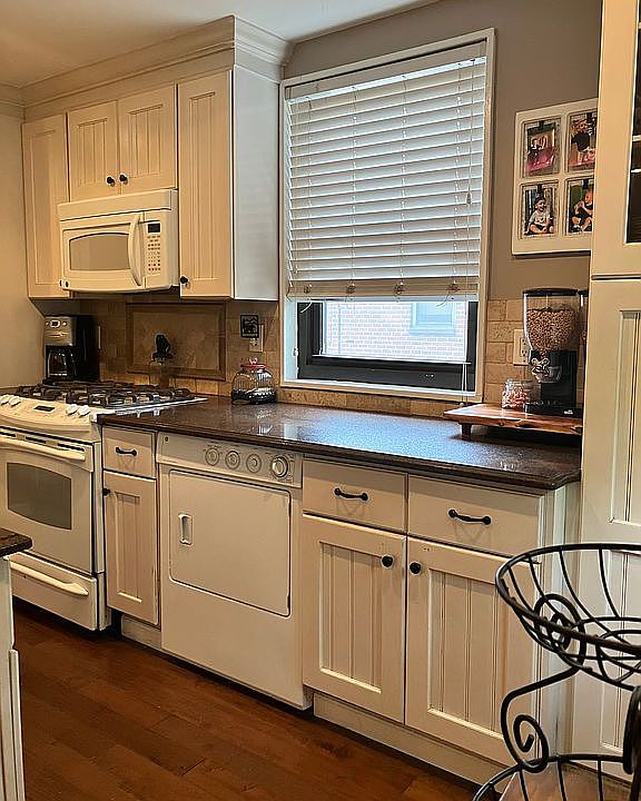 lots of windows in kitchen