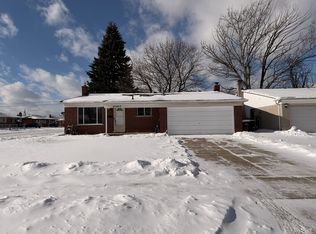 40903 Flagstaff Dr, Sterling Heights, MI 48313