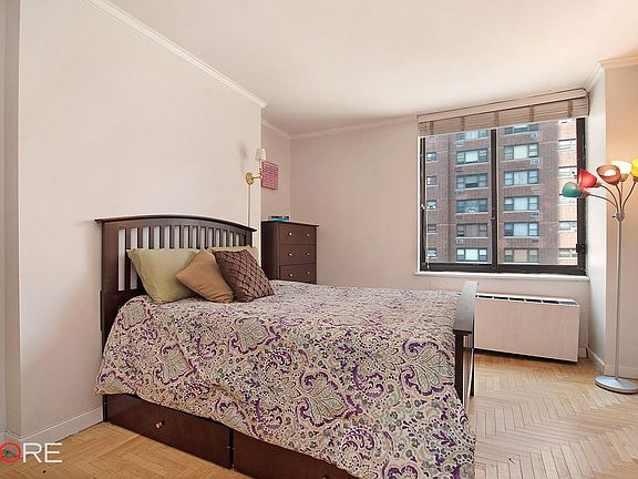 5th image of 300 E 93rd St APT 6A