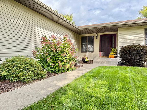 4th image of 2201 Ridgewood Dr