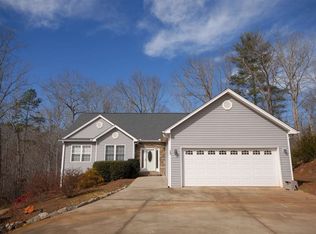 180 W Waters Edge Ln, West Union, SC 29696