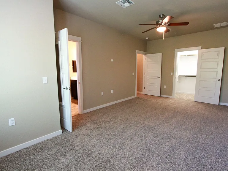 4722 Page St — Photo 18