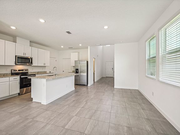 Dining of the Yellowstone at Lakes at Bella Lago.