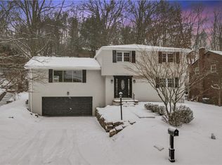 140 Thornberry Dr, Pittsburgh, PA