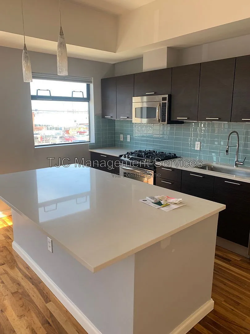 2 bed, 2.5 bath, 1577 sqft, $3,595 — Photo 2
