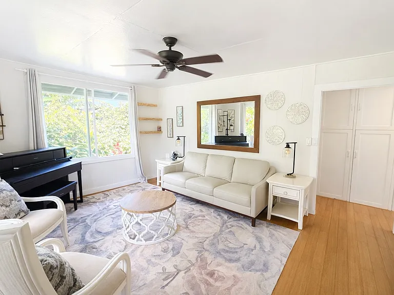 5047 Aliomanu Rd #5 — Photo 4