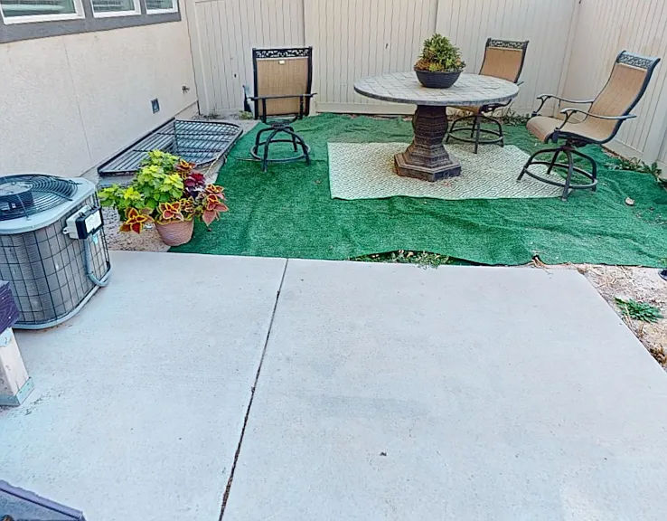 246 E Bridgewater Ln — Photo 17