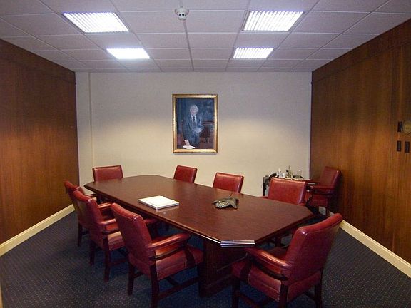 5th image of 138 E Market St
