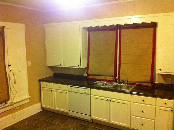 5th image of 409 N Highland St