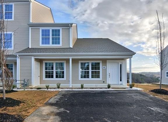 3rd image of 480 Pin Oak Dr NW