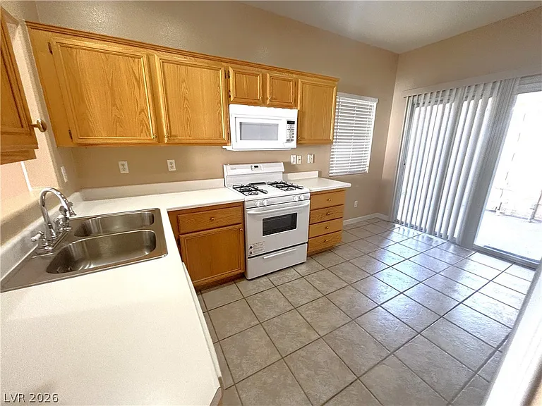 917 Veranda View Ave — Photo 6