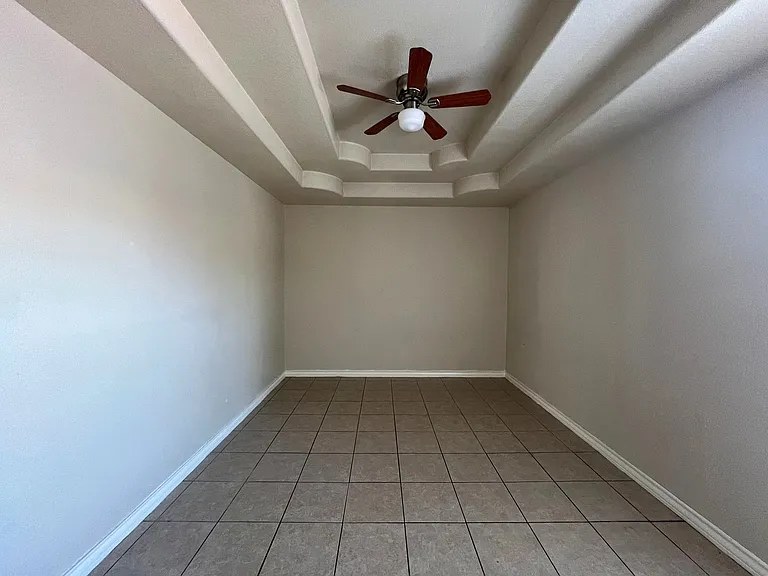 3008 E Stewart St — Photo 15