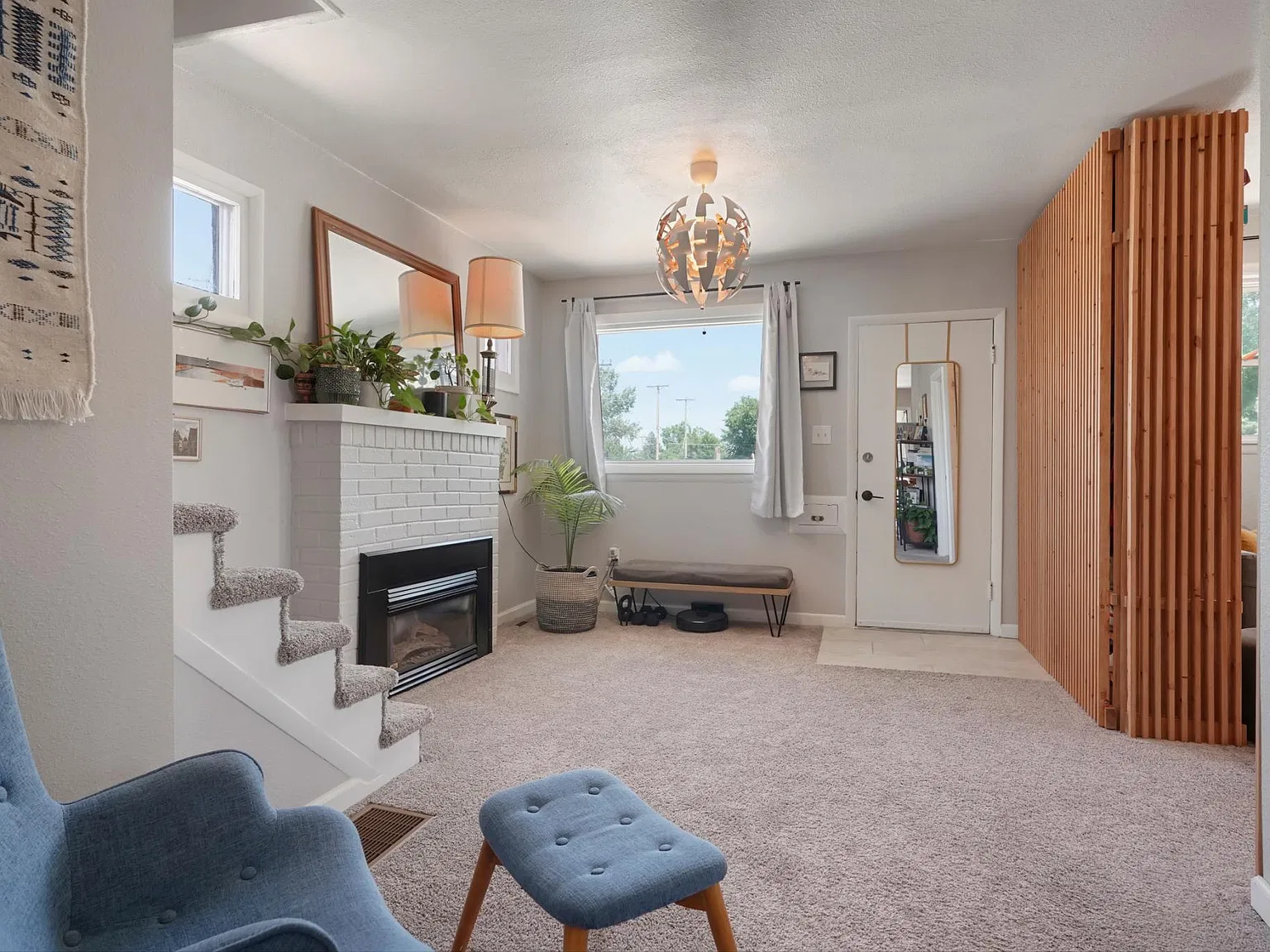 511 S Lowell Blvd — Photo 3