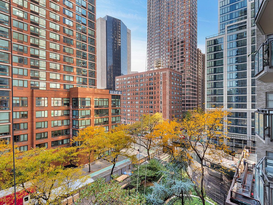 1st image of 300 E 40th St APT 6L
