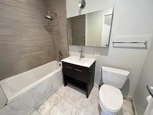 Rented by Tapiro Realty | media 39