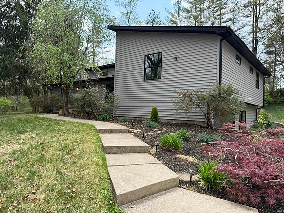 2nd image of 4620 S Woodbine Dr