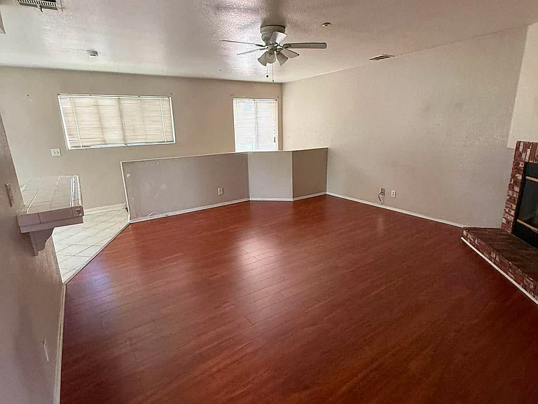607 E Phillips Blvd — Photo 9