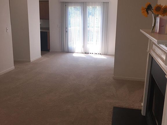 3rd image of 517 W Vailview Ct