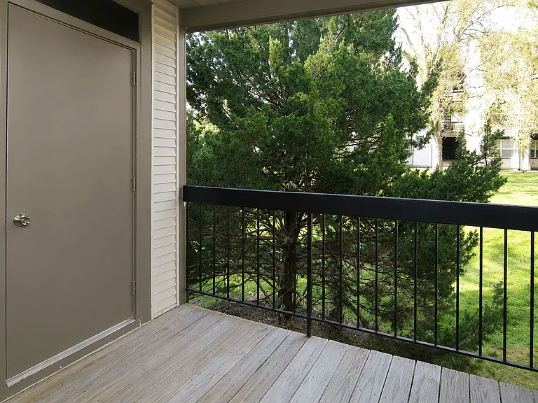 Coach House Apartments — Photo 31