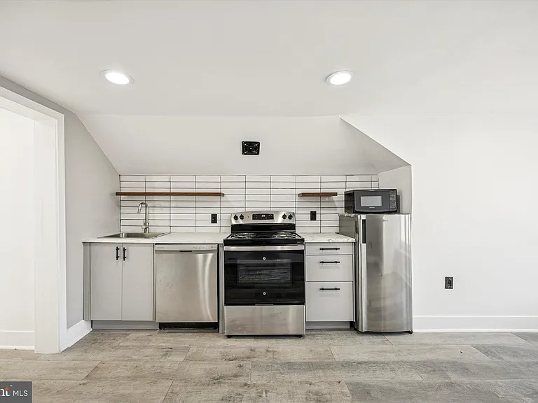 844 W Chester Pike #2 — Photo 3