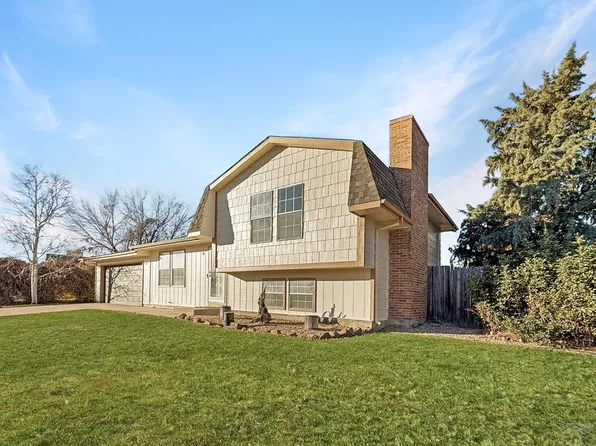 1 Crestaloma Dr, Pueblo, CO 81005