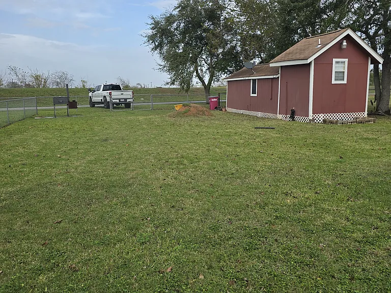 531 1/2 W Brazos Blvd — Photo 11