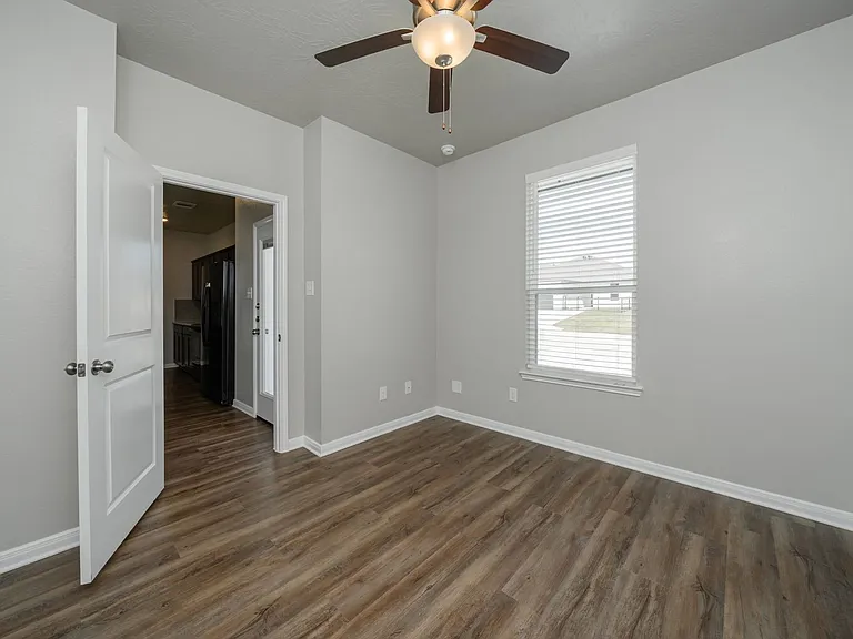 2047 Vintage Farms Way #1 — Photo 31