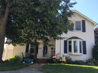 211 S Walnut Ave, New Hampton, IA 50659
