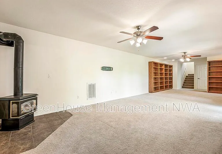 28 Latshaw Dr — Photo 30