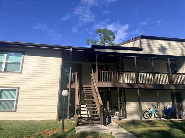 24202 Sandalwood Dr, Wildwood, FL 34785