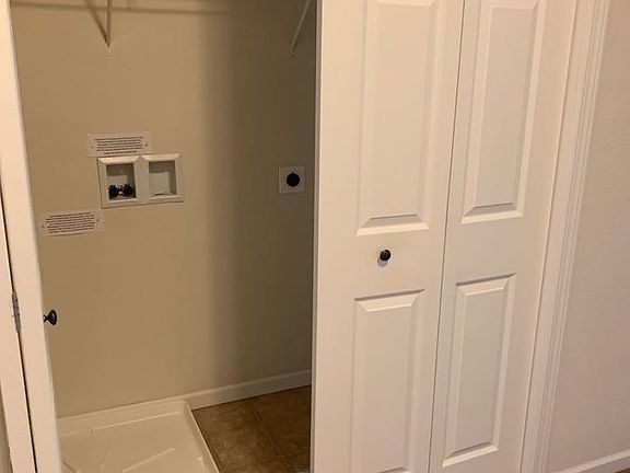 5th image of 1104 NW Downing Cir