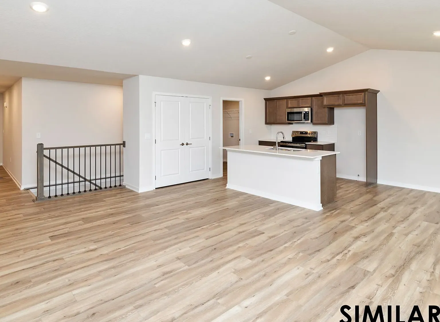4 bed, 2250 sqft, $2,650 — Photo 3