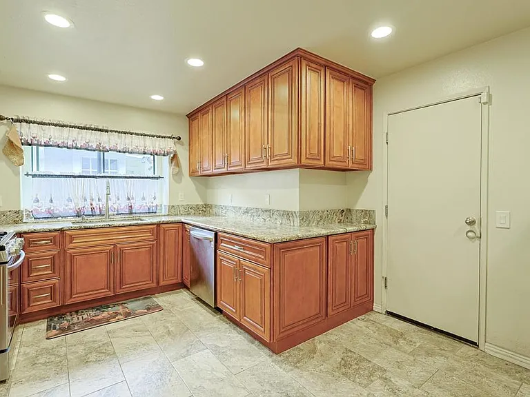 3871 King St — Photo 12