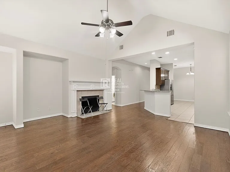 963 Cougar Dr — Photo 13