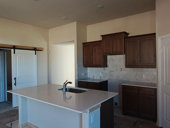4th image of 394 Mesa Dr