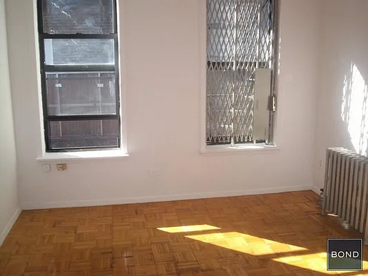 Rented by Bond New York | media 4