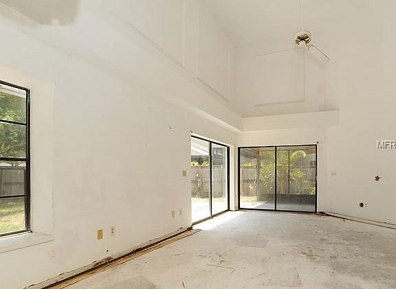 5th image of 500 Haverhill Ln