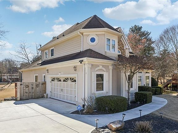 2nd image of 4208 Edgeworth Dr