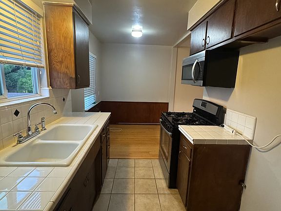 2nd image of 420 Arden Ave APT E