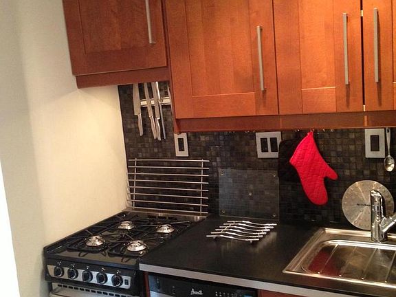 2nd image of 801 N Pitt St APT 306
