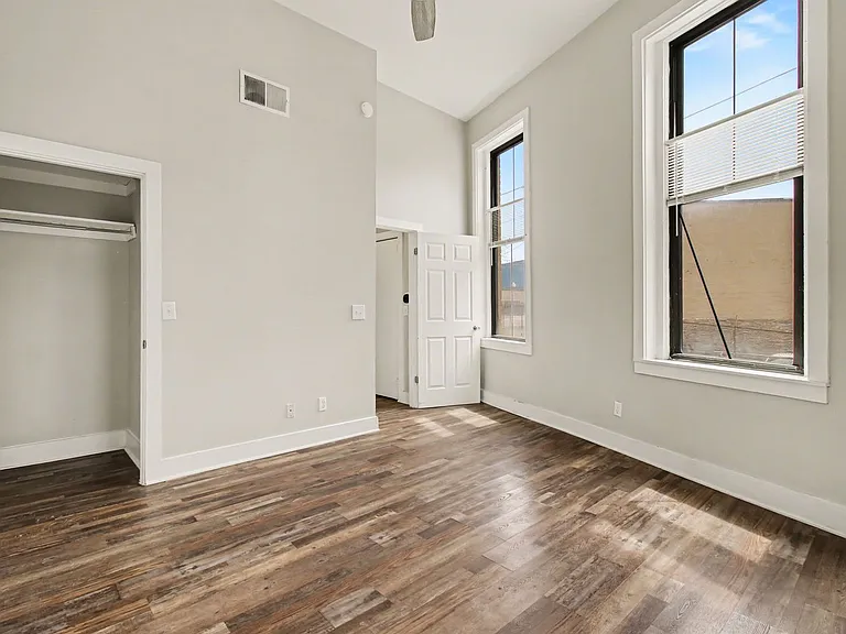 Colerain Apartments in Camp Washington — Photo 13