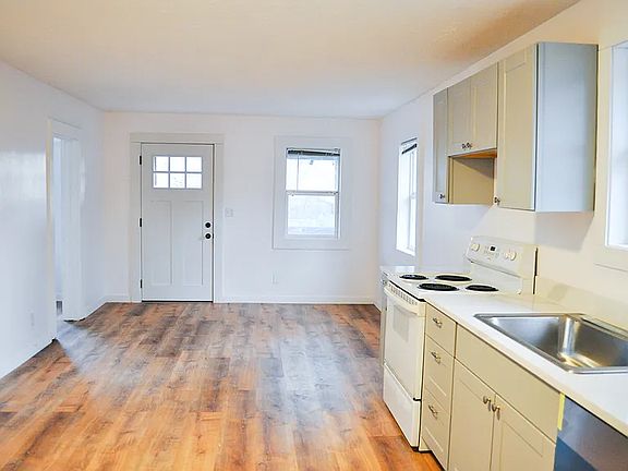 2nd image of 844 NW Ogden Ave