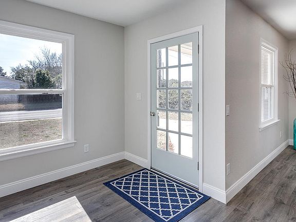 5th image of 217 Holmes Blvd NW