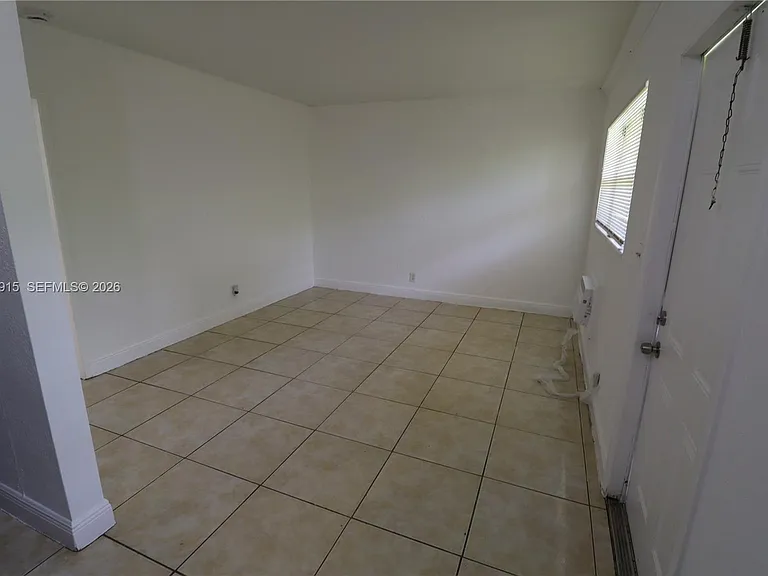 1341 NE 5th Ter #3 — Photo 33