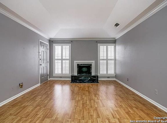 5th image of 201 Ellwood St APT 118