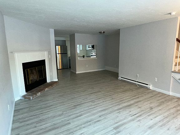 3rd image of 248 Camp St APT B5