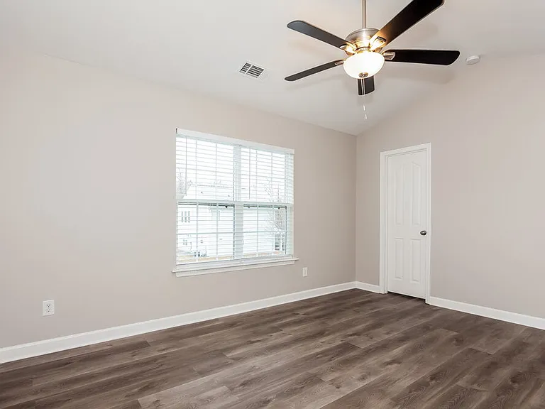4709 Brewer Dr — Photo 8