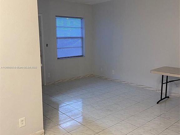 3rd image of 2219 Polk St APT 4A